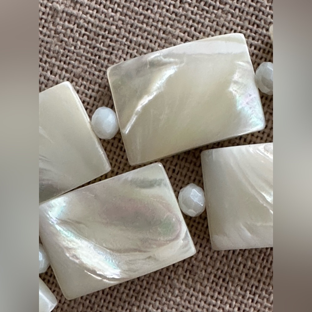 24 inch Mother of Pearl (MOP) bead Necklace NWOT - Picture 9 of 13